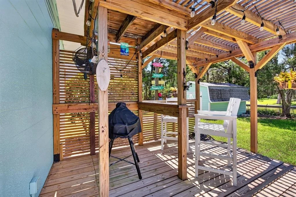 Photo of 6086 ISLAND DRIVE