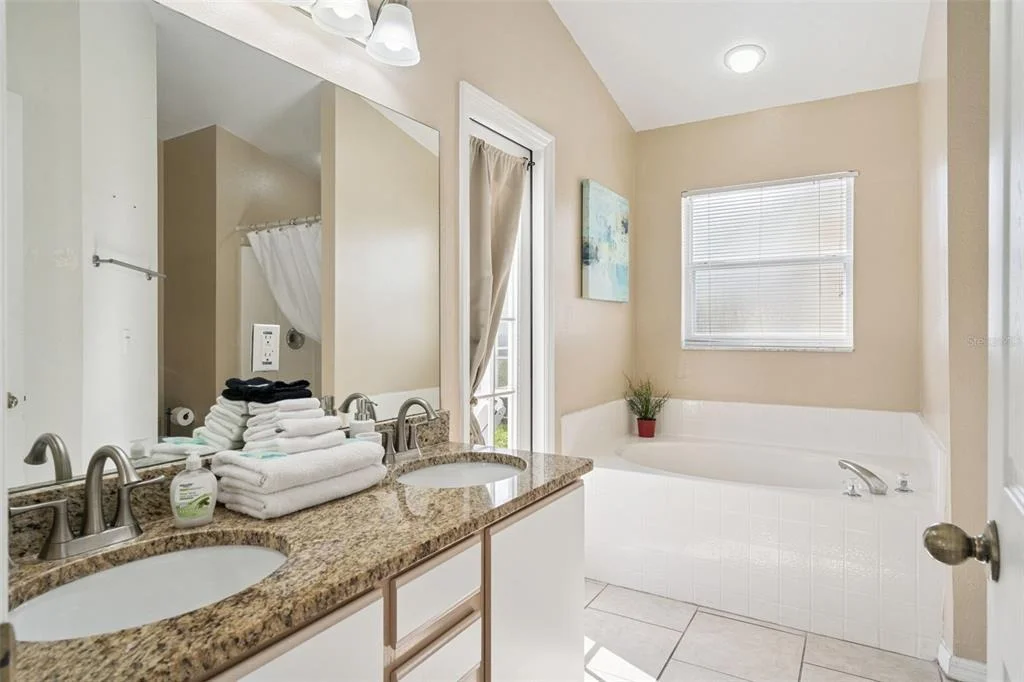 Photo of 905 LOCKBREEZE DRIVE