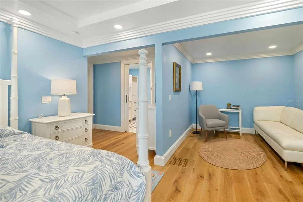Photo of 560 HARBOR COVE CIRCLE