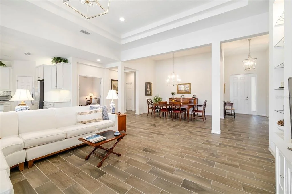 Photo of 332 CHANTILLY TRAIL