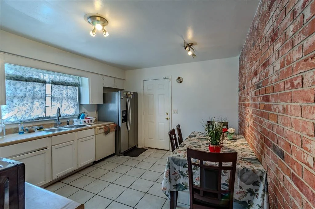 Photo of 4825 VICTORY DRIVE