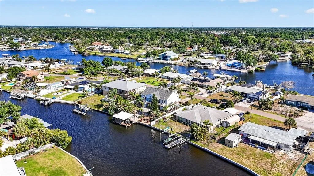 Photo of 821 BLUE HERON BOULEVARD