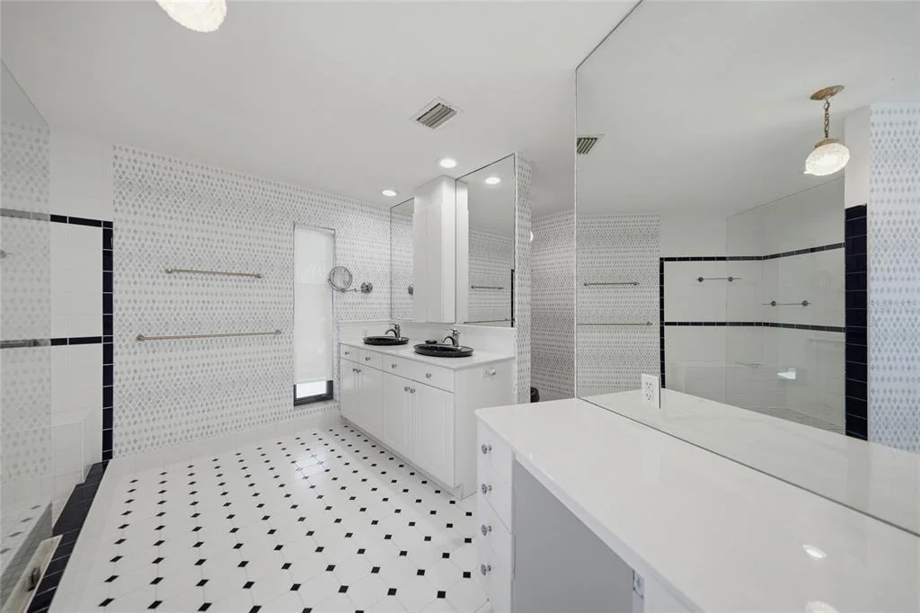 Photo of 4460 NORTHSHORE DRIVE