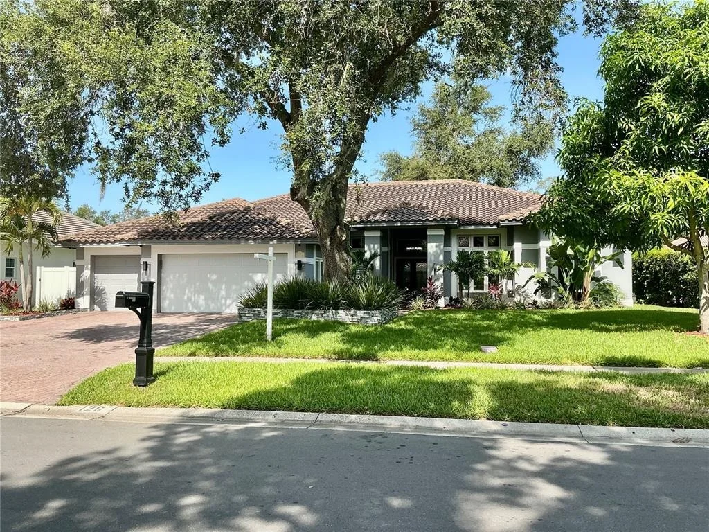 Photo of 126 OLD OAK CIRCLE