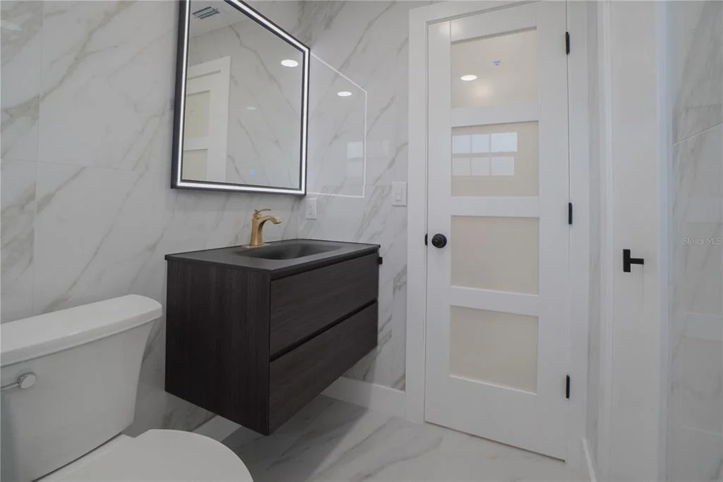 Photo of 1461 ROYAL ROAD
