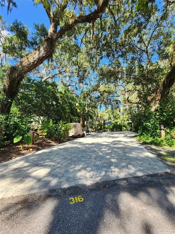 Photo of 316 ROAN (GATOR ALLEY) ROAD