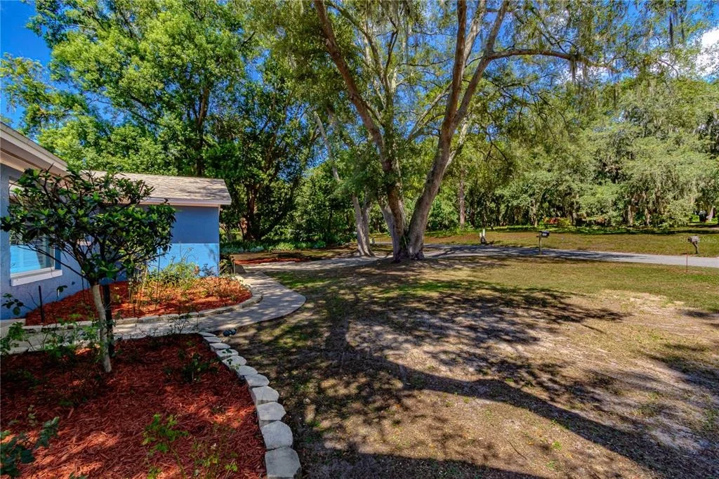 Photo of 6526 LYNN ROAD