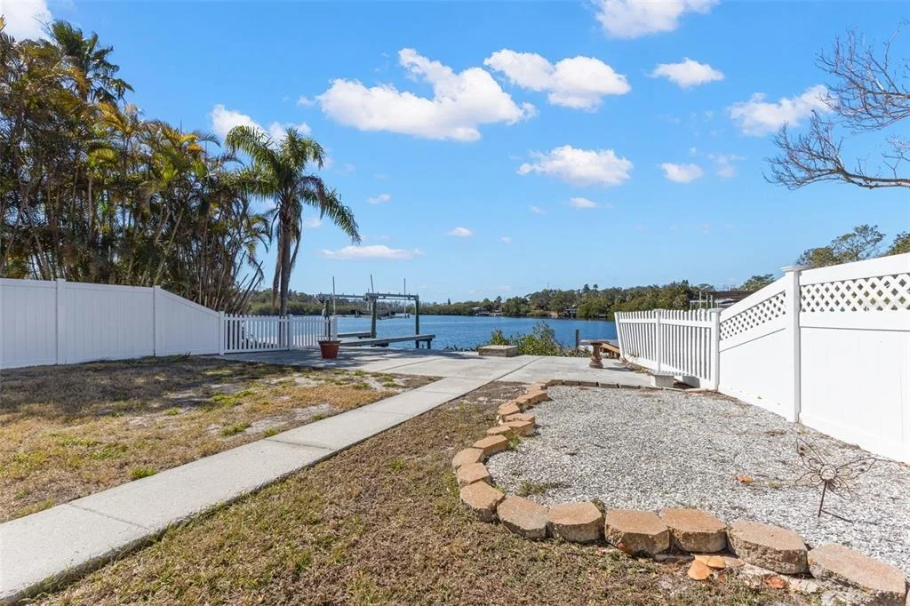 Photo of 2138 BAYOU DRIVE