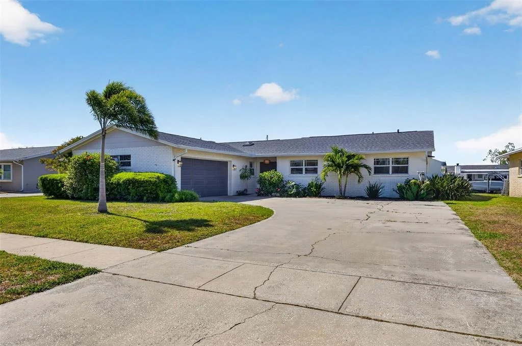 Photo of 8450 FLAGSTONE DRIVE