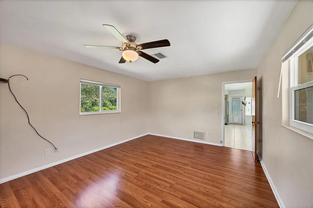 Photo of 1135 RANGE ROAD