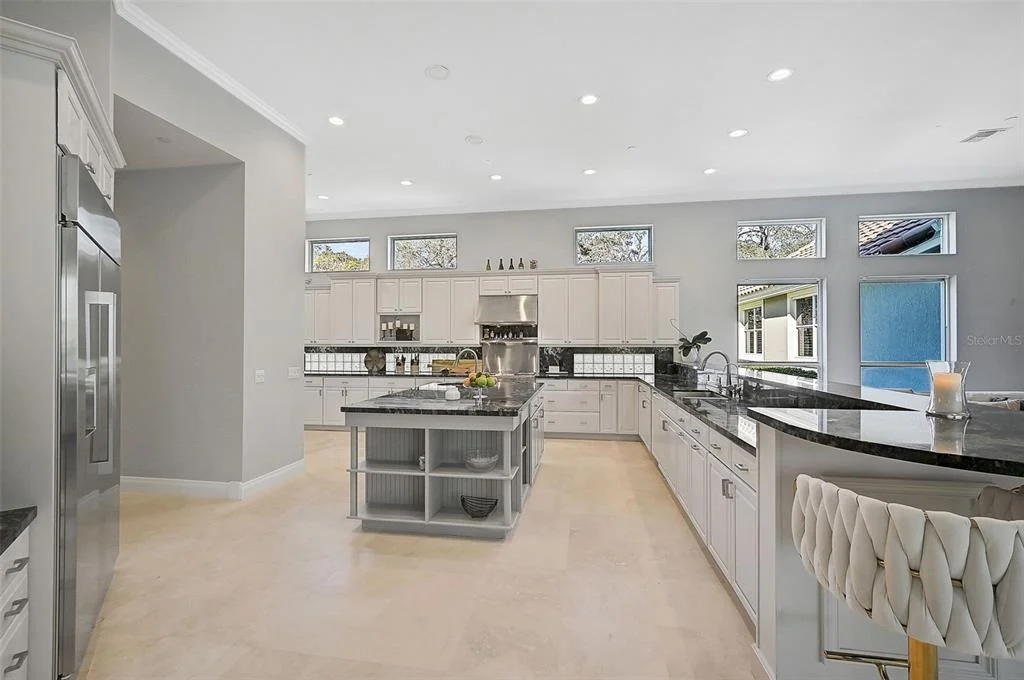 Photo of 854 MACEWEN DRIVE