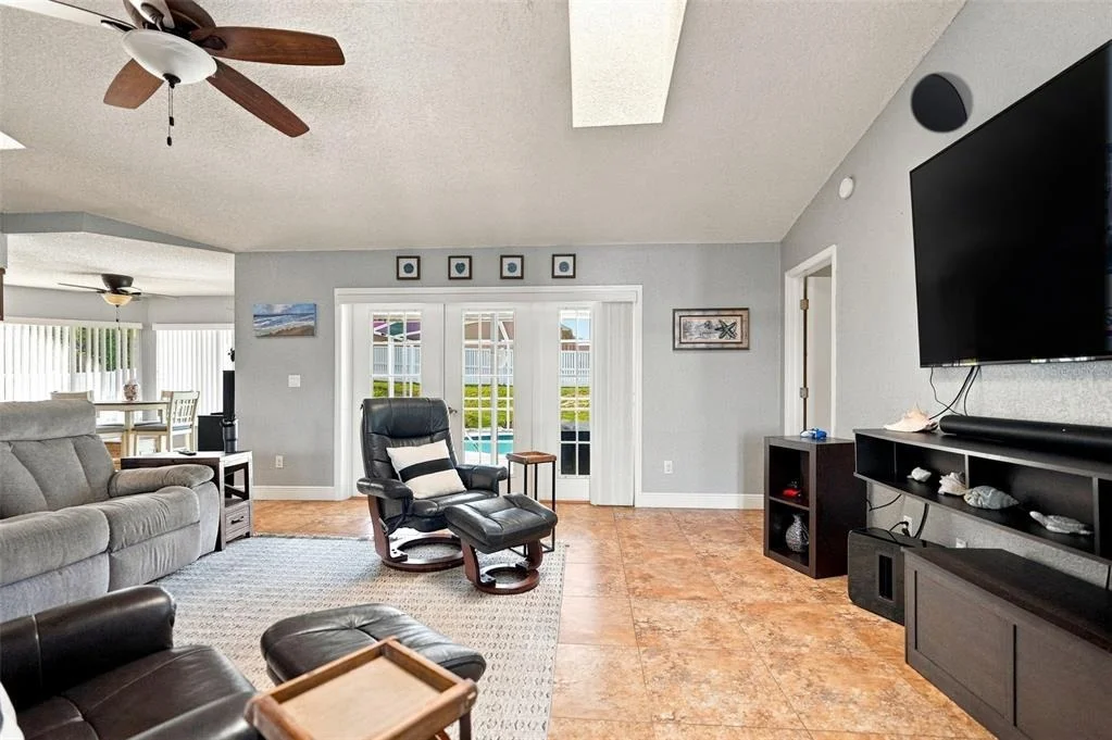 Photo of 10381 FLAG ROAD