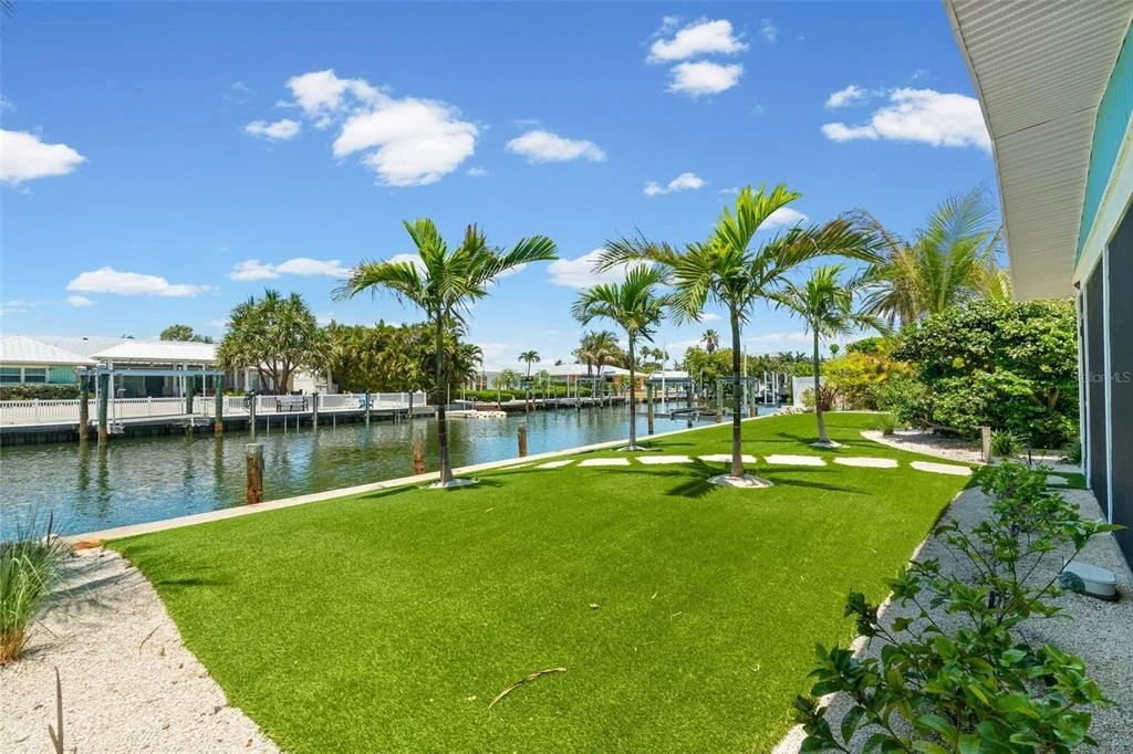 Photo of 528 KEY ROYALE DRIVE