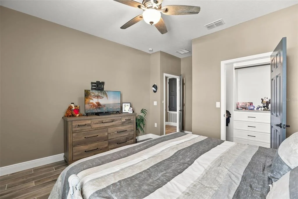 Photo of 4924 GOLDEN ZENITH WAY