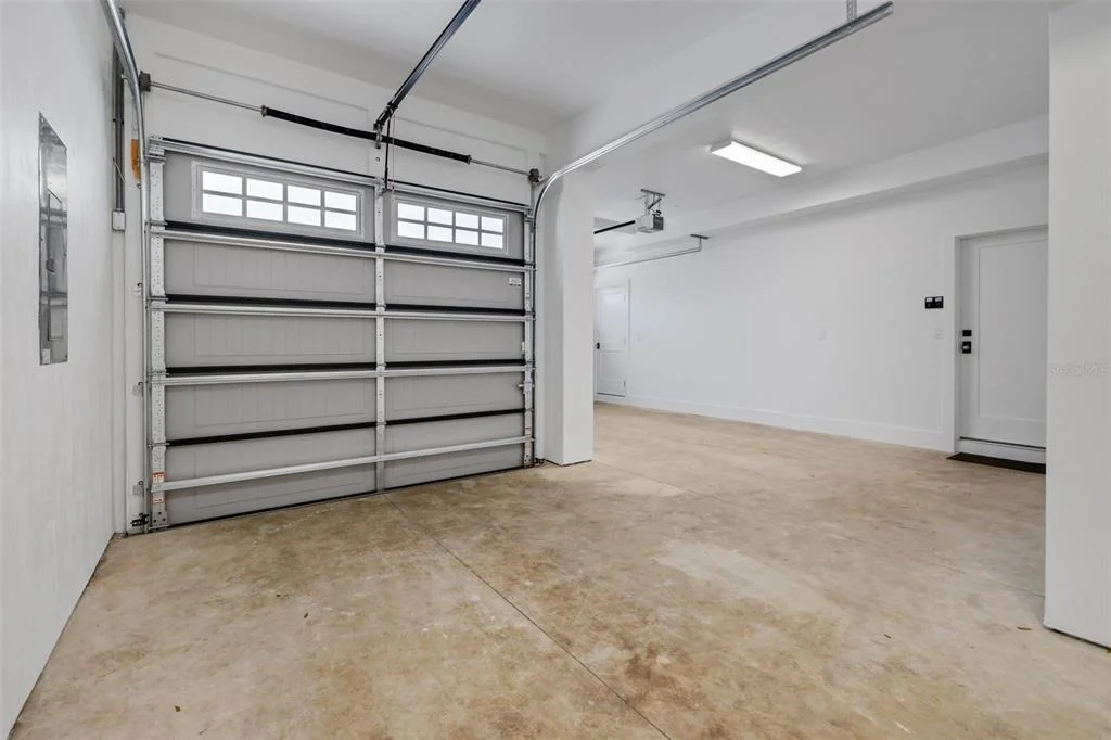 Photo of 39 E PARK AVENUE