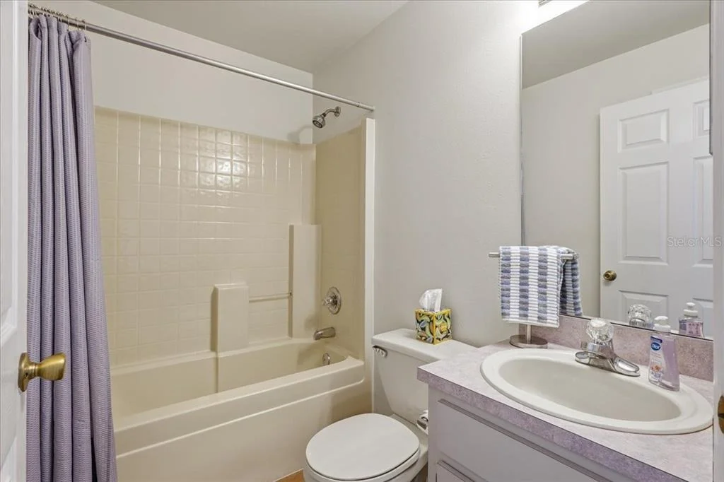 Photo of 372 LAKE DAISY CIR