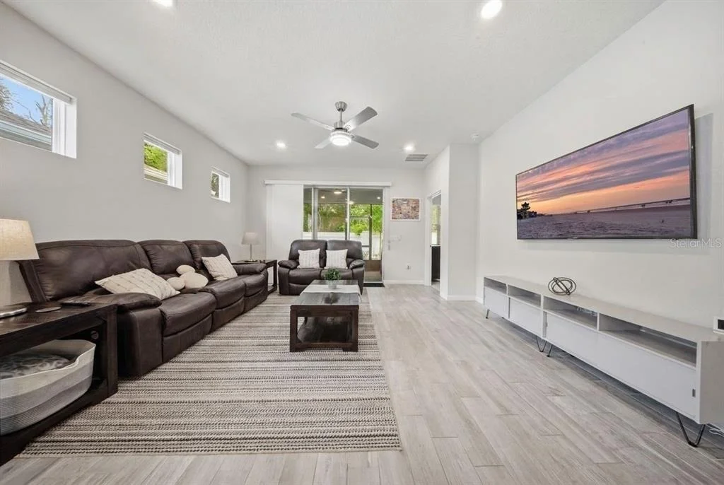 Photo of 13640 SPLASHING ISLA DRIVE