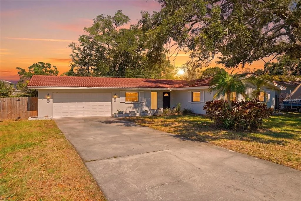 Photo of 1349 VIEWTOP DRIVE