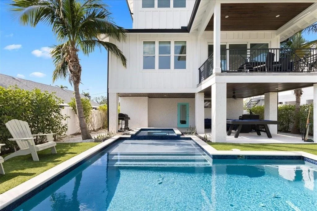 Photo of 239 S HARBOR DRIVE