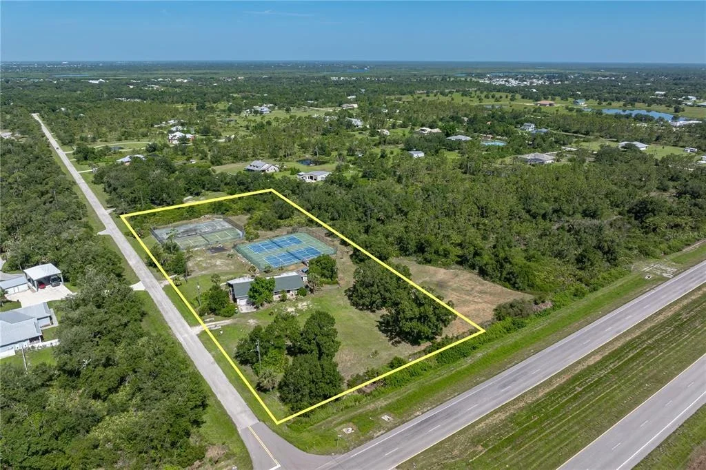 Photo of 2065 DUNCAN ROAD