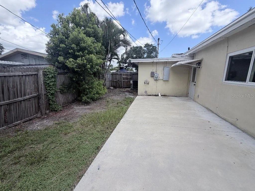Photo of 2209 EUCLID CIRCLE S
