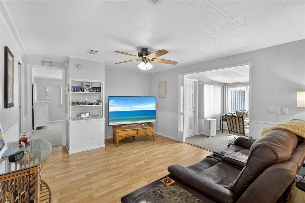 Photo of 652 LA SALA