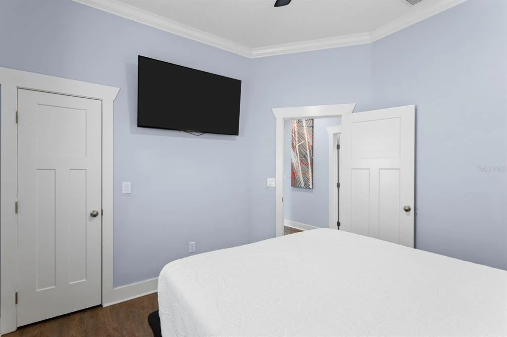 Photo of 704 EAGLE LANE