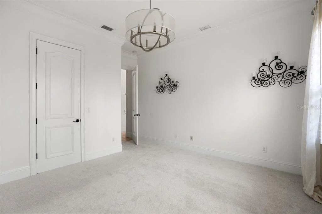 Photo of 1342 REDBOURNE LANE