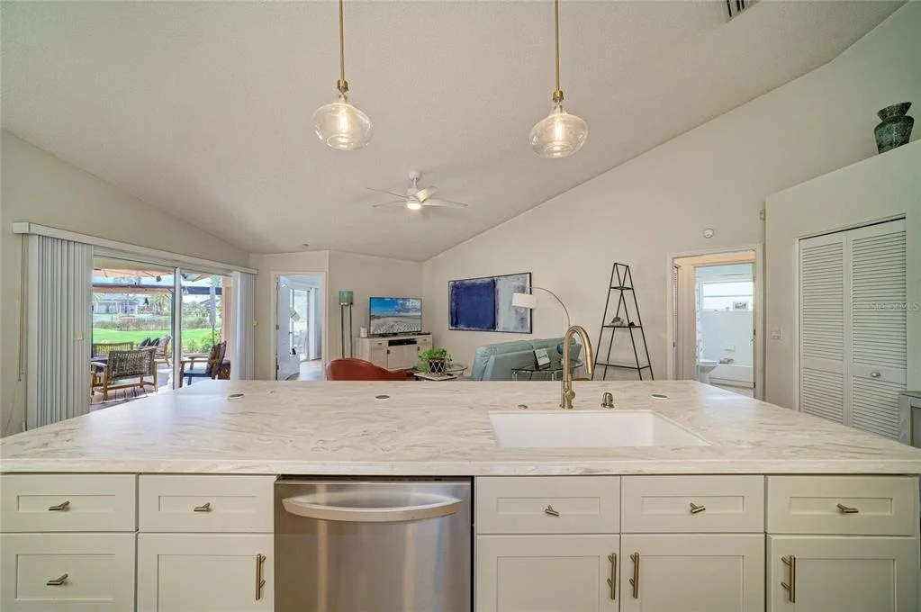 Photo of 6604 STONE RIVER ROAD
