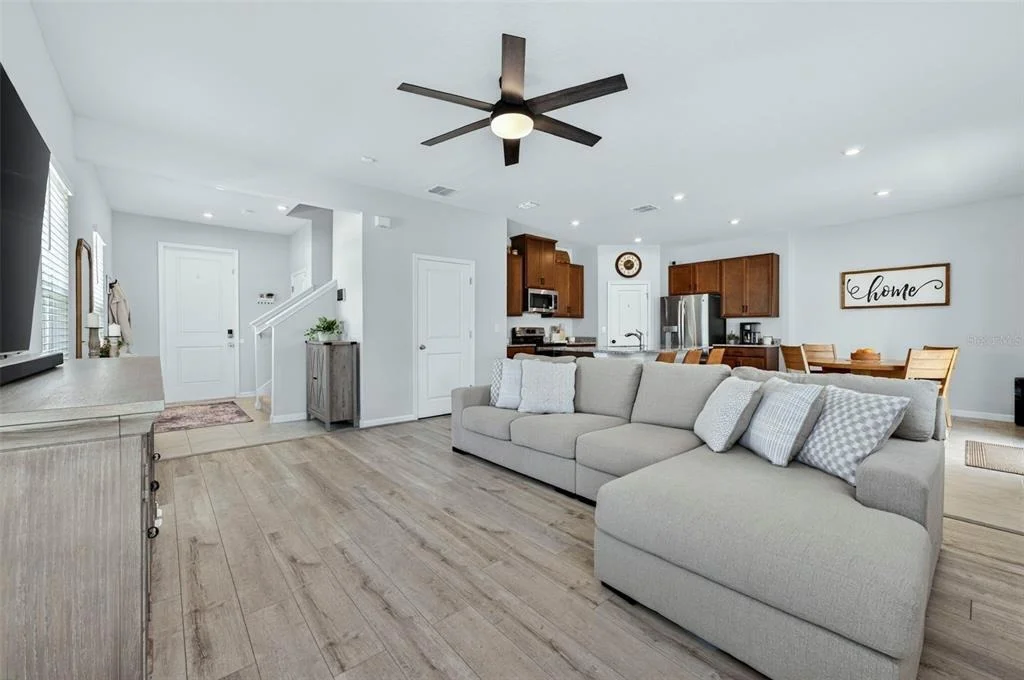 Photo of 381 CRESTWIND DRIVE