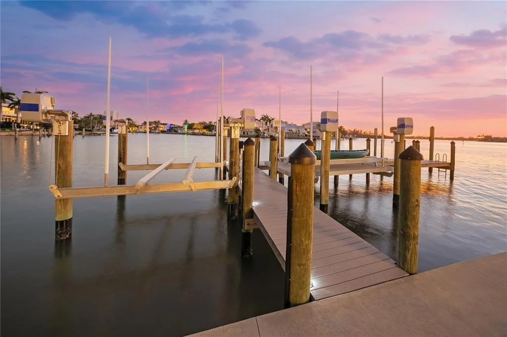 Photo of 1400 SIESTA DRIVE