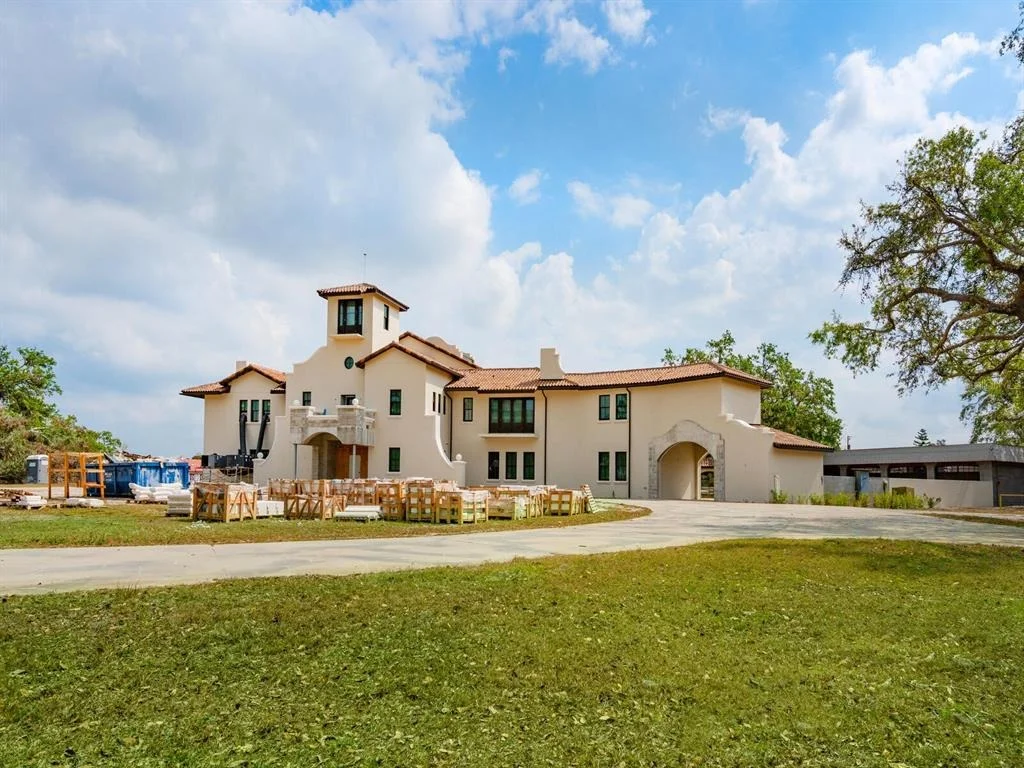 Photo of 600 N JACKSON ROAD