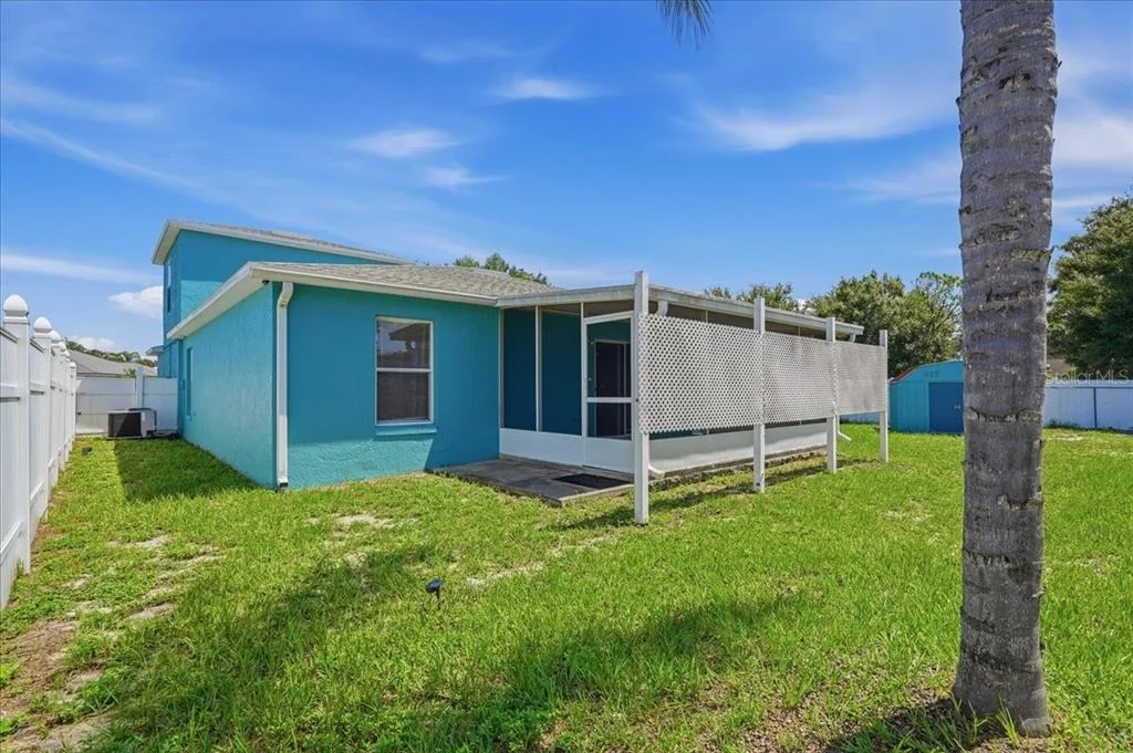 Photo of 372 LAKE DAISY CIR