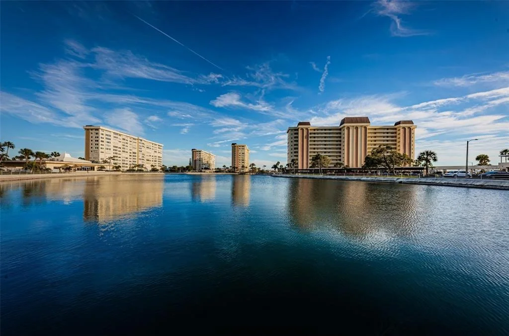Photo of Unit 604 at 4725 COVE CIRCLE