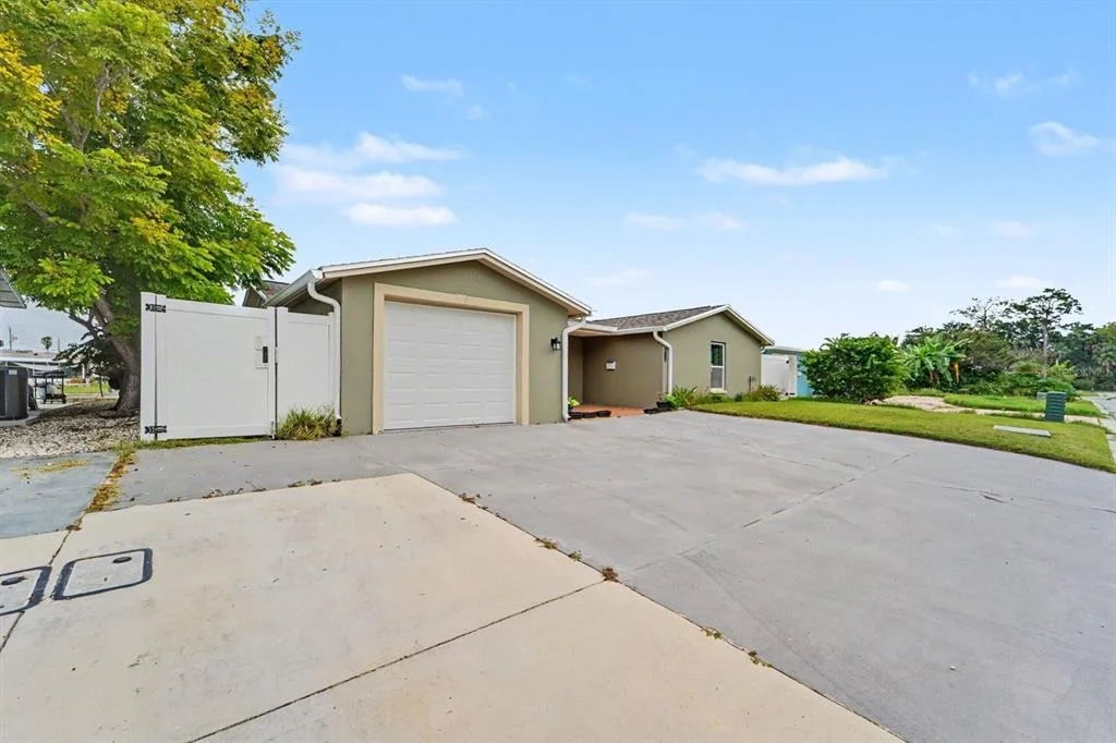 Photo of 4865 SHELL STREAM BOULEVARD