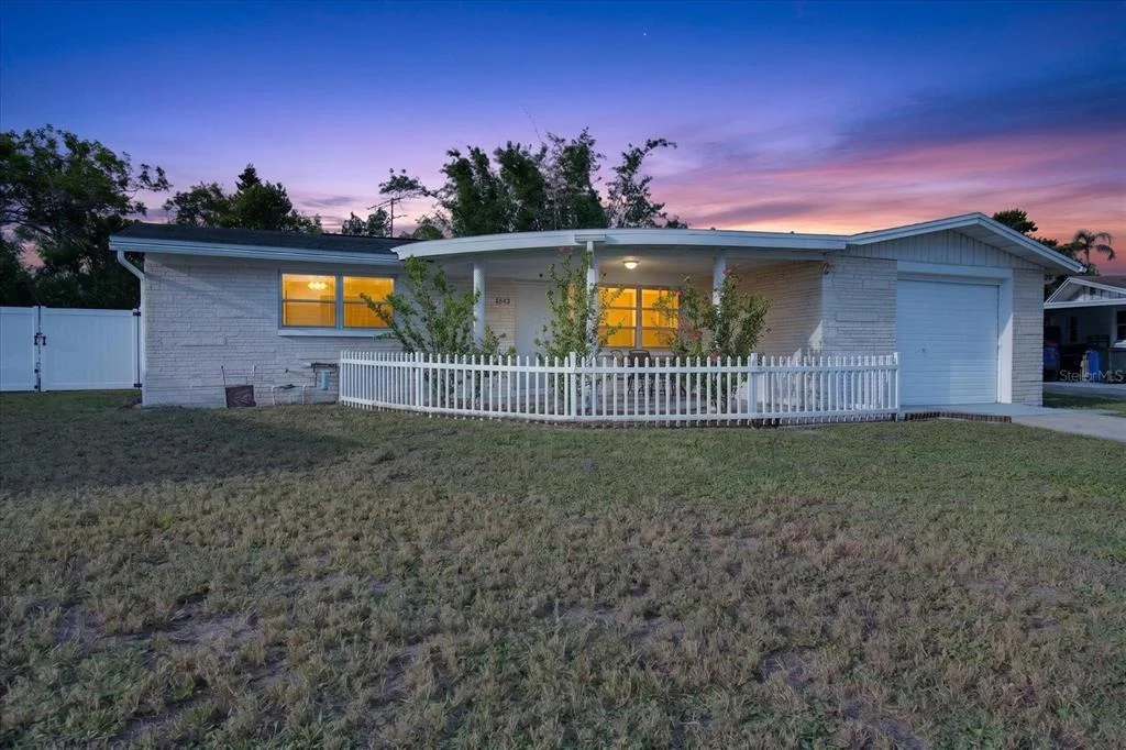 Photo of 4843 CALAIS DRIVE