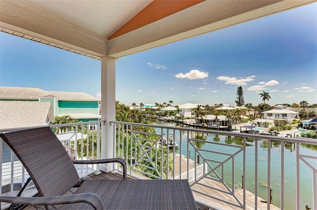 Photo of 203 N HARBOR DRIVE