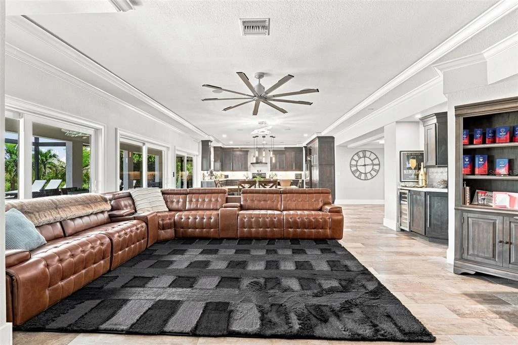 Photo of 2424 HARBOUR DRIVE
