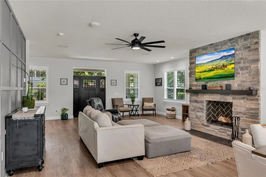 Photo of 1200 EDWARDS LANE