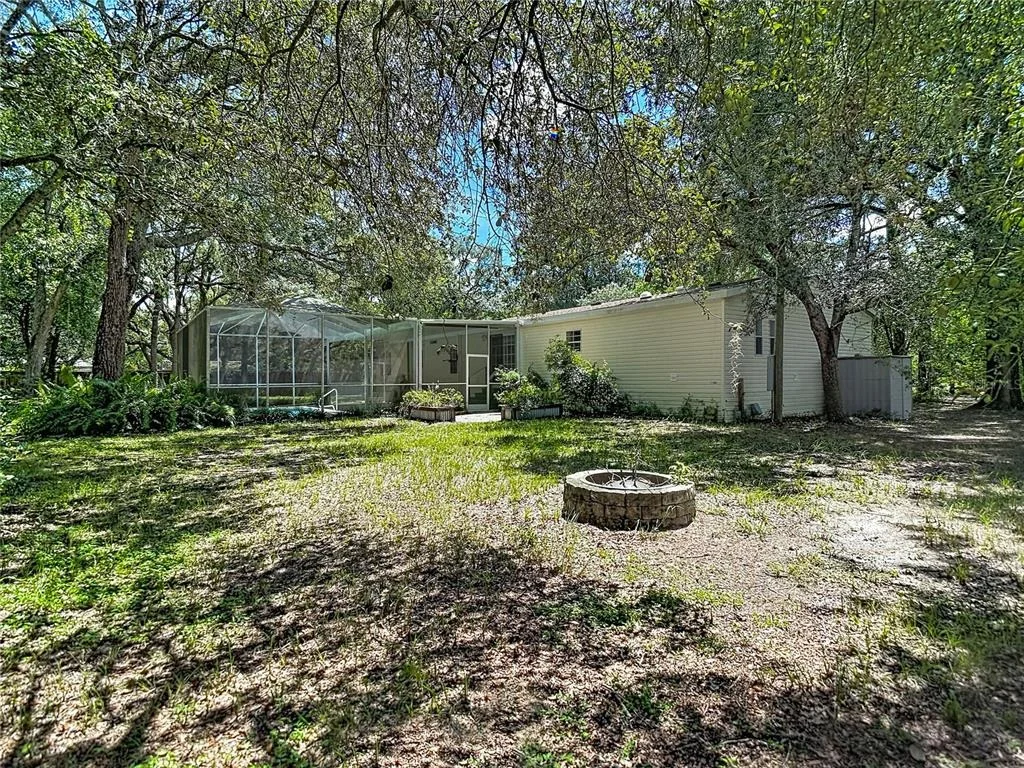 Photo of 17235 CARLESIMO AVENUE