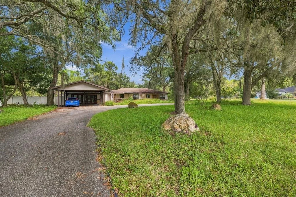 Photo of 15499 OAKCREST CIRCLE