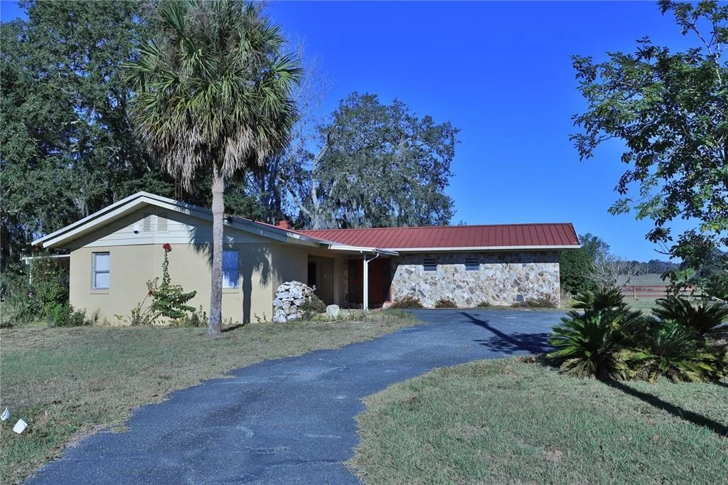 Photo of 2155 SE COUNTY HIGHWAY 484