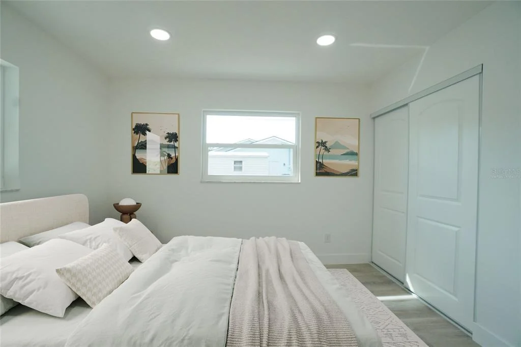 Photo of 1461 ROYAL ROAD
