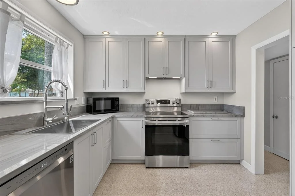 Photo of 1238 SUWANEE ROAD
