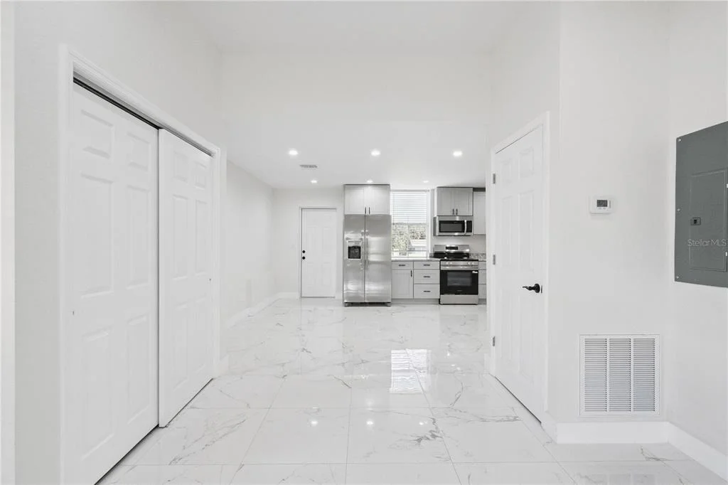Photo of 207 AVENUE E SE