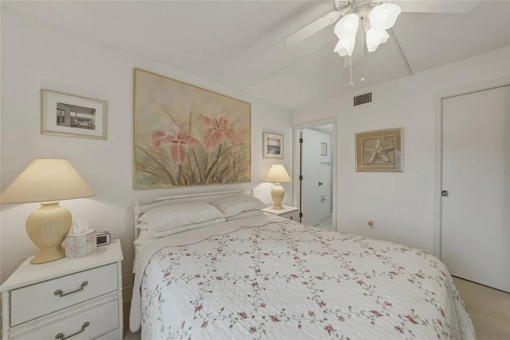 Photo of Unit L2 at 4000 OAKVIEW DRIVE