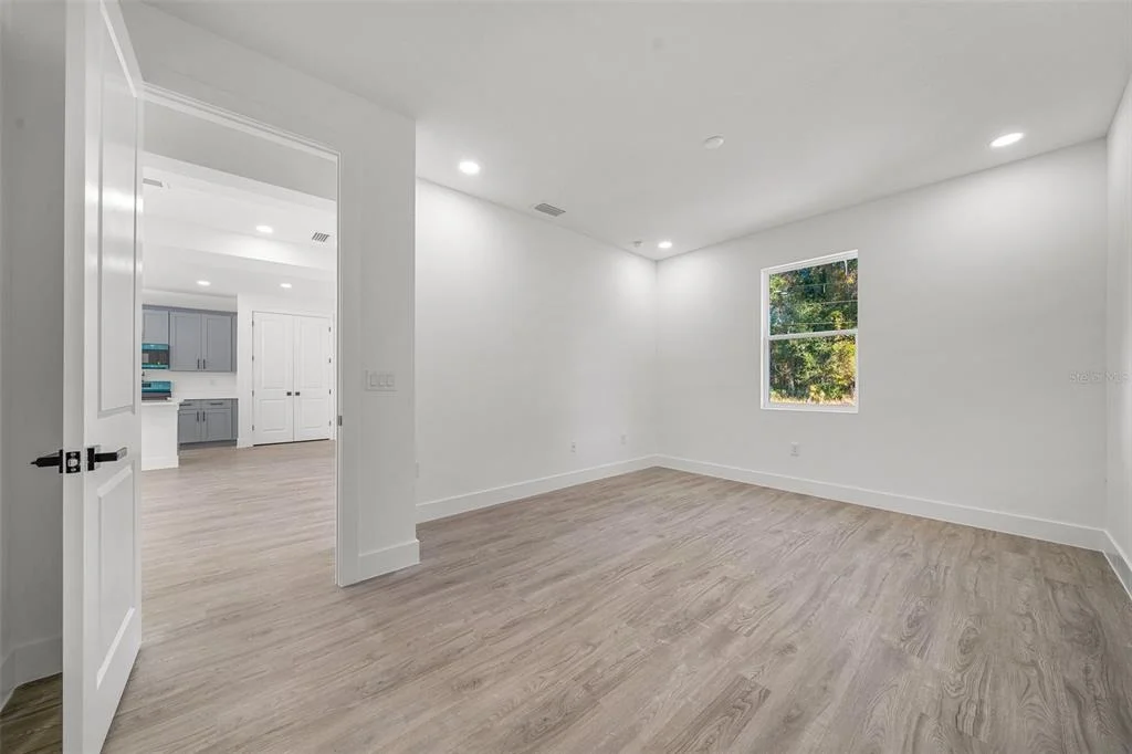 Photo of 4 OAK CIRCLE