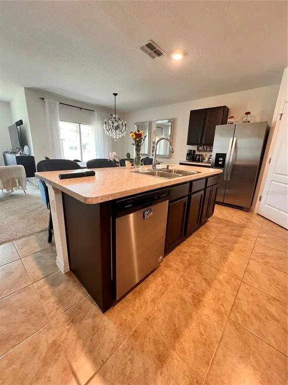 Photo of 1267 IGUANA LOOP