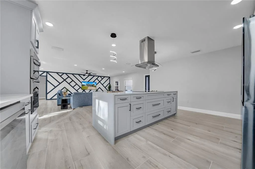 Photo of 20 2ND AVENUE SE