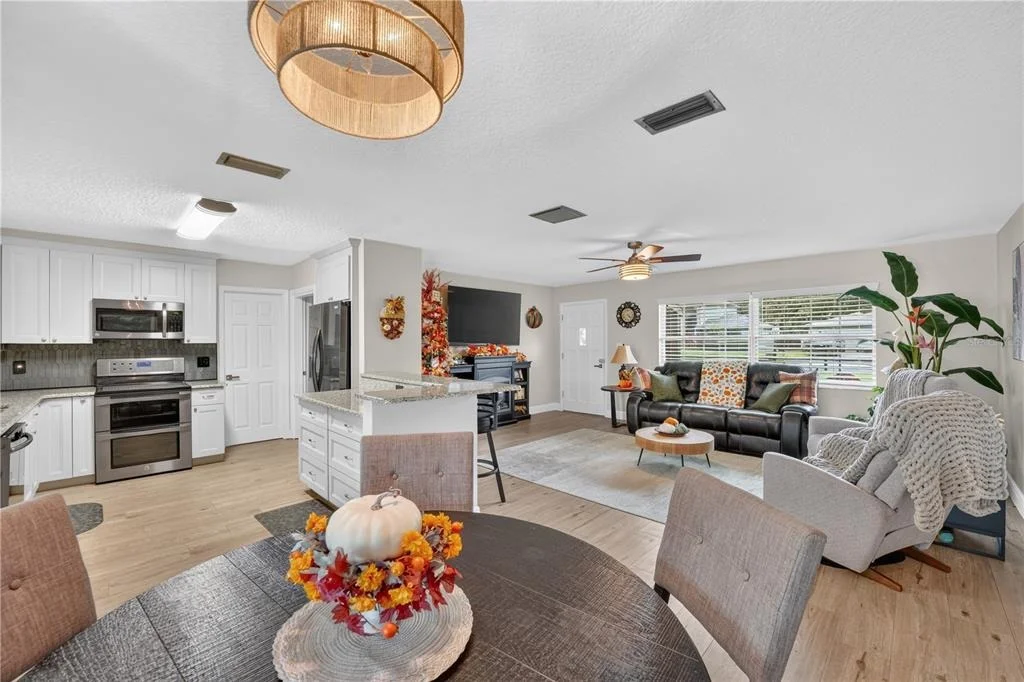 Photo of 28050 LOIS DRIVE
